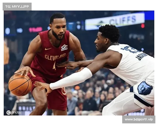 NBA官宣3月奖项 亚历山大怀特当选月最佳球员 追梦荣膺月最佳防守球员 NBA官宣3月奖项 亚历山大怀特当选月最佳球员 追梦荣膺月最佳防守球员