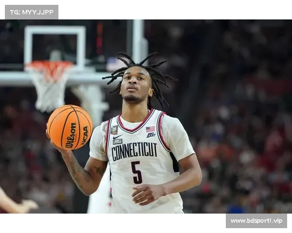 卡斯尔回顾成长历程 从依赖身体素质防守到精准分析对手习惯动作