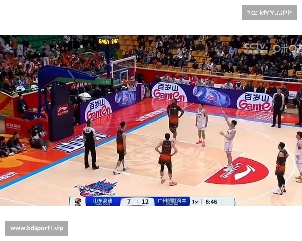 深圳男篮艰难战胜山西队成功止住连败势头 重燃季后赛希望 深圳男篮艰难战胜山西队成功止住连败势头 重燃季后赛希望