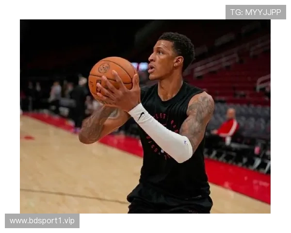 小贾巴里-史密斯关键三分稳定局势 17分5板助队取胜 小贾巴里-史密斯关键三分稳定局势 17分5板助队取胜